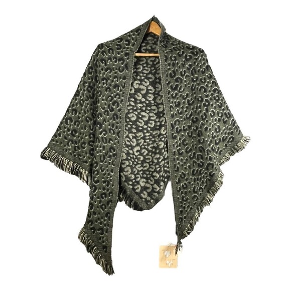DAVID and Young Women's Triangle Scarf Green and Black Animal Print with Fringe - Picture 1 of 8
